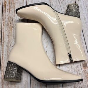 Elegant Cream Ankle Boots with Textured Heel